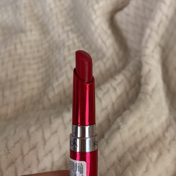 💄 Bright Red Revlon Lipstick - Picture 9 of 9